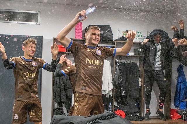 和争夺成为 和争夺成为